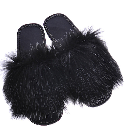 Czarne kapcie domowe klapki z futerkiem /A4-1 6169 S195/