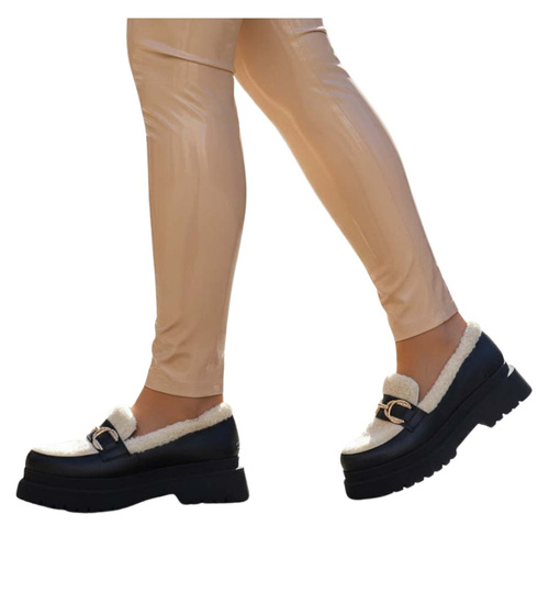 Skórzane półbuty na platformie Czarne /G12-3 12601 R178/