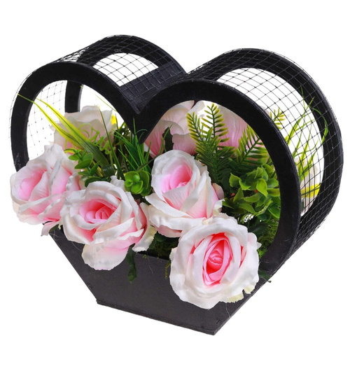 Kompozycja kwiatowa- biało różowe róże w dużym czarnym sercu /Komp109 P424/