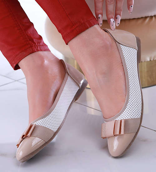 Beżowe klasyczne damskie balerinki /E2-2 13472 T291/ Beżowe klasyczne damskie balerinki /E2-2 13472 T291/