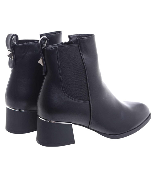 Czarne klasyczne botki na niskim obcasie /G11-3 18299 T488/