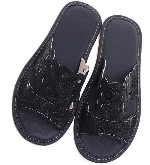 Czarne ażurowe domowe klapki kapcie /E7-1 16207 S165/