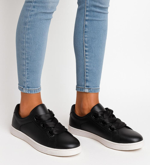 Czarne wiązane trampki damskie /G6-1 17509 W093/