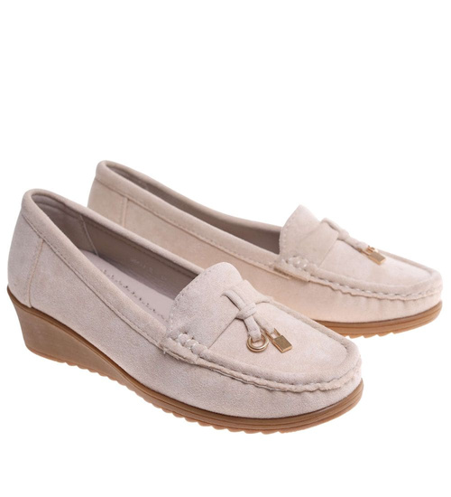 Beżowe czółenka na niskim koturnie /E2-318222 W233/