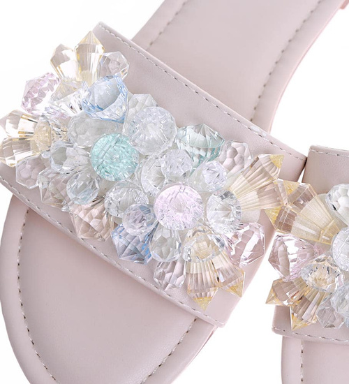 Beżowe płaskie klapki damskie z kamieniami /C6-2 16164 T287/