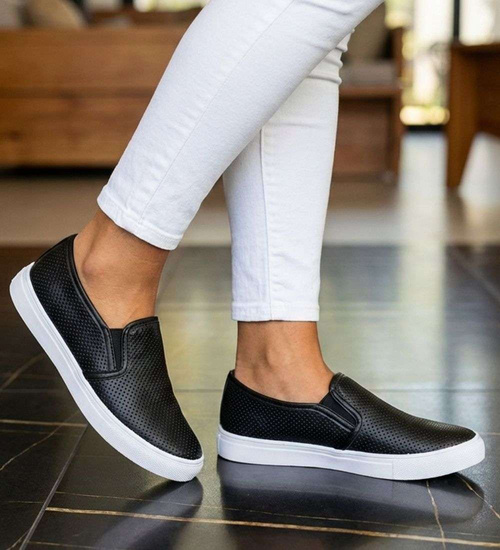 Trampki czarne wsuwane ażurowe tenisówki slip on /F3-2 14771 T184/