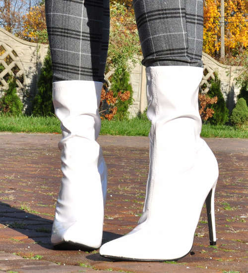 Białe botki damskie na szpilce /F10-3 12925 T17/ Białe botki damskie na szpilce /F10-3 12925 T17/