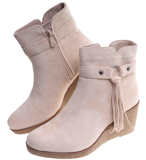 Beżowe zamszowe botki damskie na koturnie /G13-2 18212 T331/