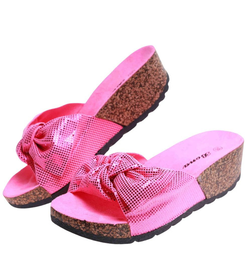 Różowe klapki na niskim koturnie /C7-2 17627 T134/