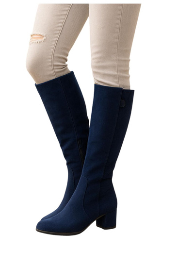 Granatowe ocieplane kozaki damskie na niskim obcasie /B4-1 18459 T582/
