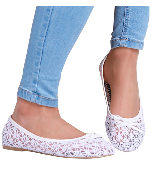Białe balerinki z koronki /E5-2 16104 T182/