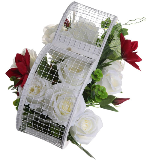 Kompozycja kwiatowa- białe róże w dużym białym sercu /Komp107 P427/