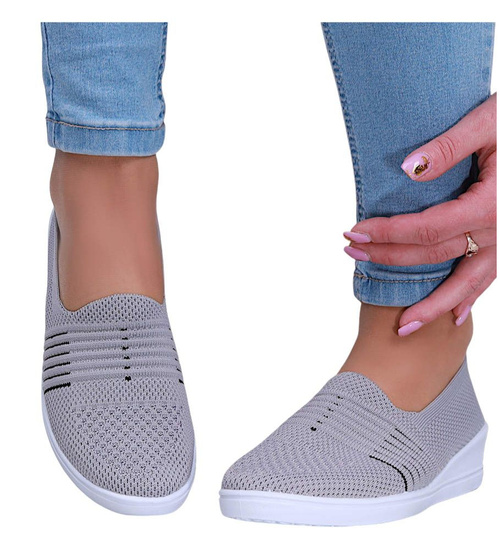 Szare wsuwane tenisówki na niskim koturnie /D8-2 16130 T300/