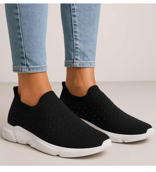 Wsuwane czarne buty sportowe /D4-3 17506 G182/