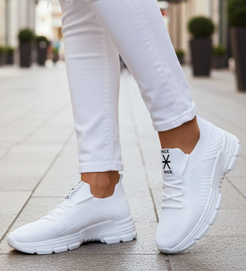 Wsuwane damskie buty sportowe Białe /B4-2 13099 S396/