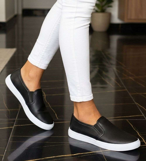 Trampki czarne wsuwane ażurowe tenisówki slip on /F3-2 14771 T184/