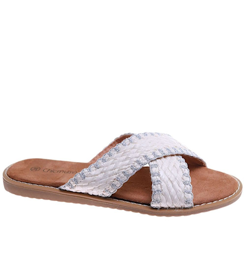 Białe klapki na płaskim obcasie /D9-3 17537 G186/