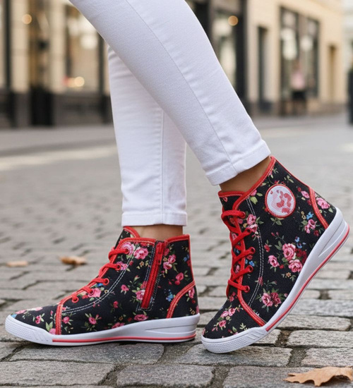 Wysokie dziewczęce trampki w kwiatki czarno-czerwone /A2-3 7544 S089/