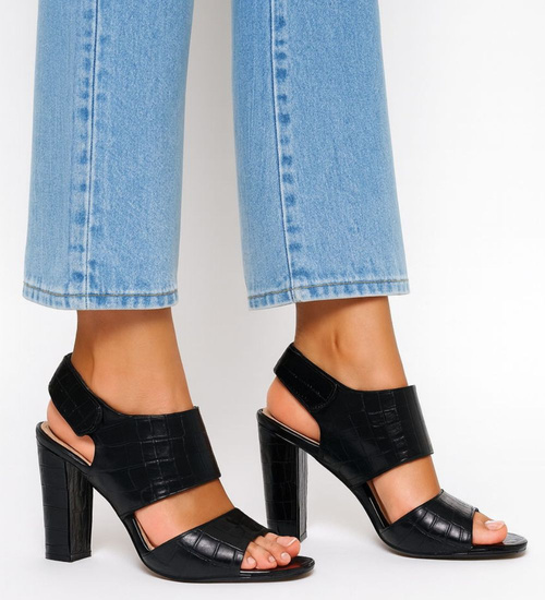 Czarne damskie sandały na słupku /D8-3 12199 T198/