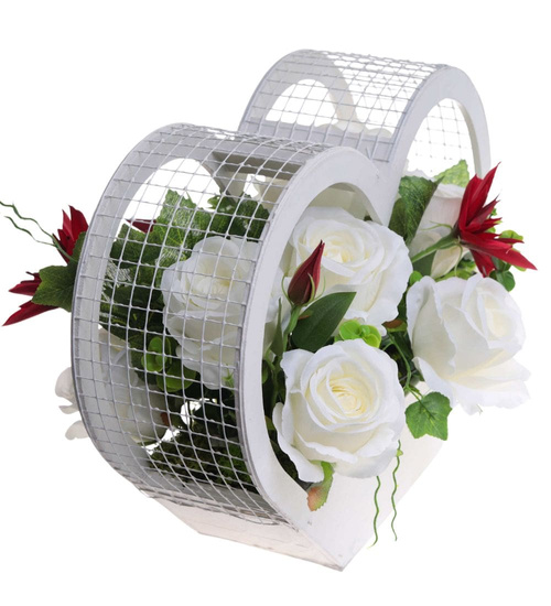 Kompozycja kwiatowa- białe róże w dużym białym sercu /Komp107 P427/