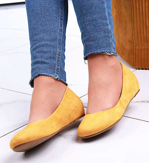 Żółte czółenka na niskim koturnie /G5-3 13179 S197/