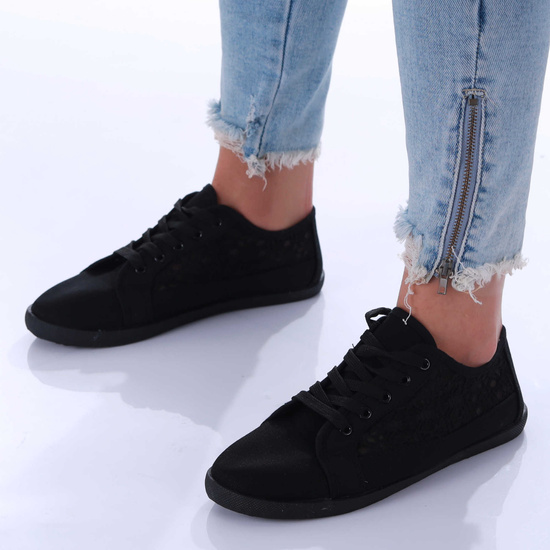 Czarne koronkowe tenisówki damskie /A4-2 17339 T233/