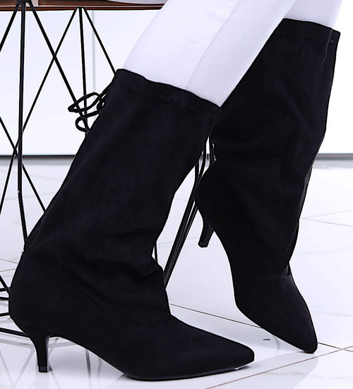 Czarne zamszowe kozaki damskie na niskim obcasie /F2-3 16754 G190/