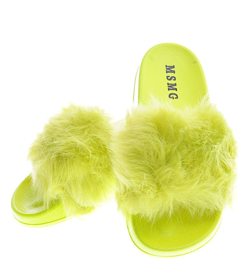 Jasno zielone klapki damskie z futerkiem /E8-2 12470 T194/