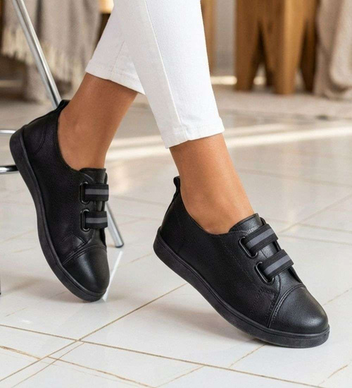 Czarne ażurowe tenisówki wsuwane /E4-3 18706 T185/