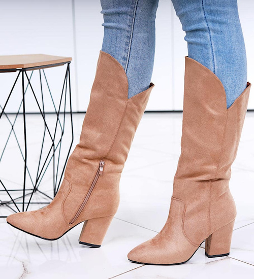 Klasyczne beżowe kozaki na obcasie z zamszu /C5-3 16896 G483 +H2/