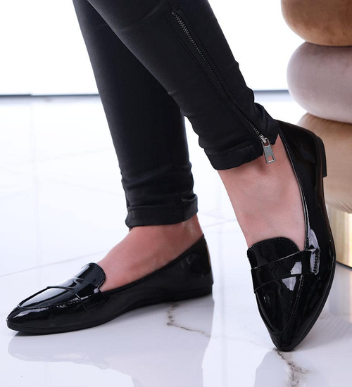 Czarne baleriny damskie lakierowane /C1-2 13415 T191/