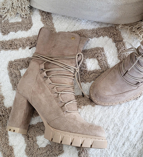 Zamszowe botki na słupku i platformie beżowe D6-3 14837 T108/