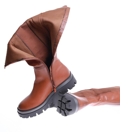 Brązowe kozaki sztyblety na platformie /A3-1 15420 T345/