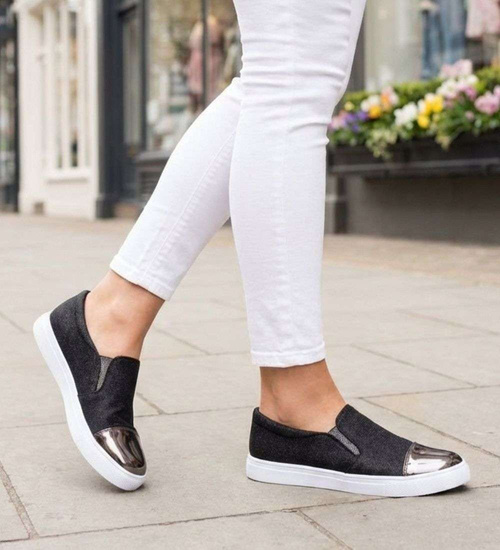 Wsuwane czarne trampki damskie /E10-2 15644 T180/