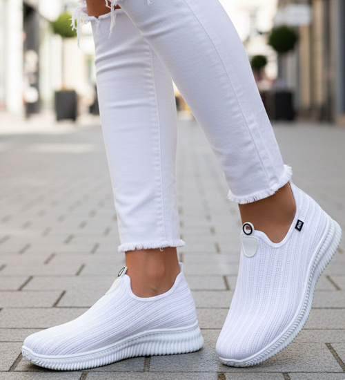 Wsuwane damskie buty sportowe białe /D6-3 13093 T235/