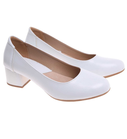 Białe czółenka na niskim obcasie /A4-2 18052 T284/