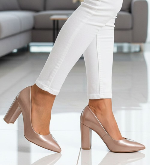 Złote klasyczne czółenka damskie na słupku /G12-2 15216 T396/