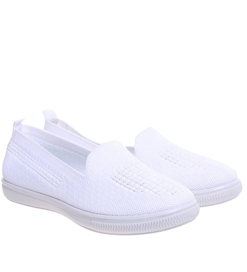 Materiałowe ażurowe białe wsuwane półbuty damskie /G9-3 15945 T136/