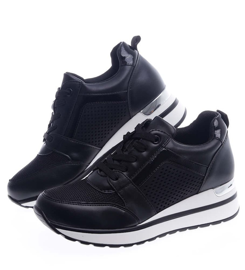 Ażurowe czarne sneakersy na niskim koturnie /F7-3 13230 T592/