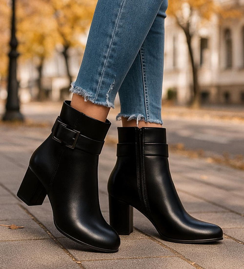 Czarne botki damskie na obcasie słupku /i5-4 H2 18443 W222/