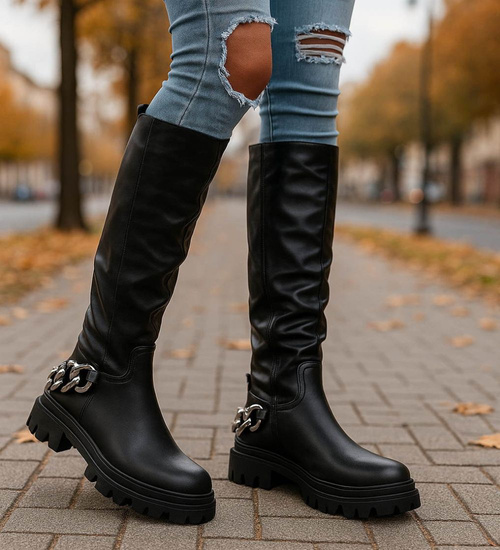 Czarne kozaki z na platformie /A2-2 17156 G381/