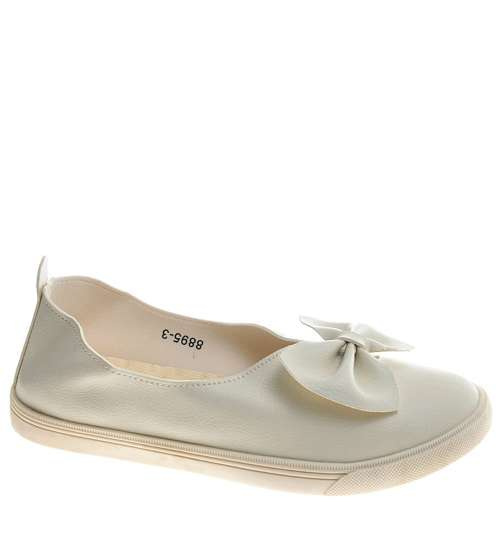 Beżowe wkładane trampki slip on z kokardą /G1-2 11581 S190/