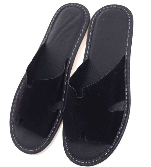 Skórzane domowe klapki kapcie czarne /A3-1 18695 S194/