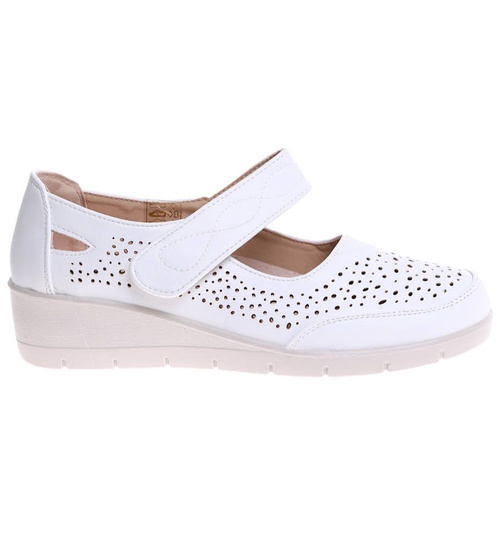 Białe ażurowe półbuty z rzepem na niskim koturnie /A3-3 16163 T330/