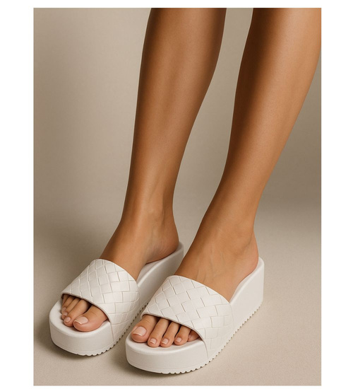 Plażowe białe klapki damskie na platformie /A6-2 17925 T191/