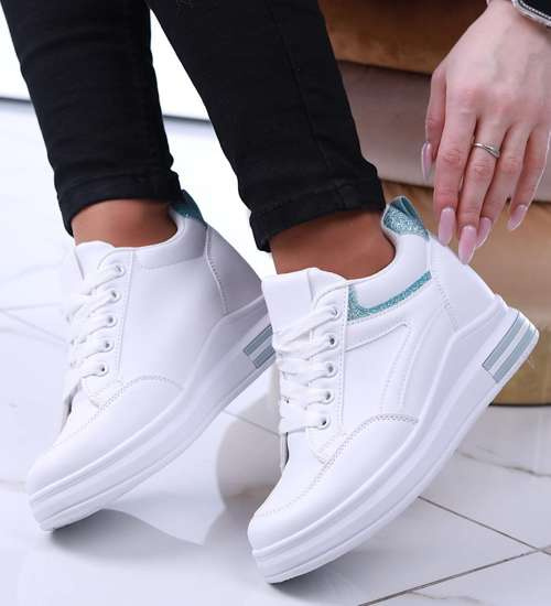 Białe trampki sneakersy na niskim koturnie /E4-3 13659 T405/ Białe trampki sneakersy na niskim koturnie /E4-3 13659 T405/