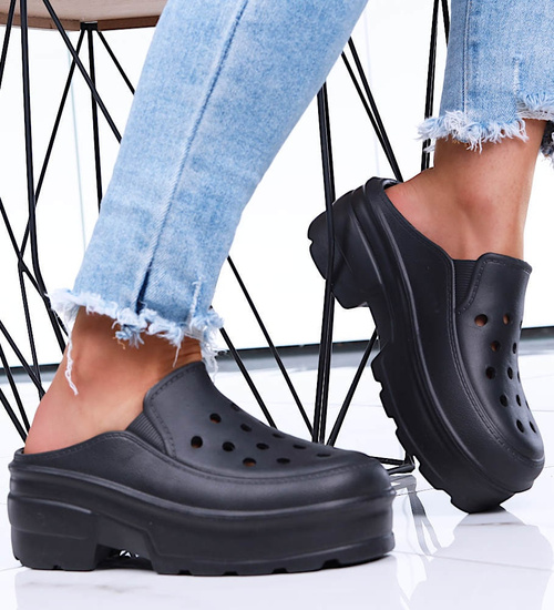 Wodoodporne czarne kryte klapki basenowe na koturnie /E10-1 15543 S283/