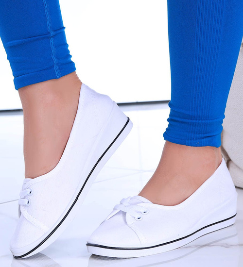 Białe tenisówki na niskim koturnie /B4-2 14289 T136//