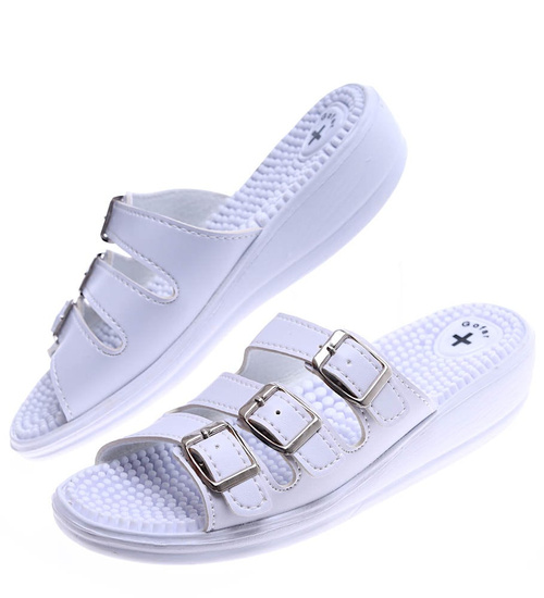 Białe zdrowotne damskie klapki z kolcami Fakirki /D8-1 14357 T157/