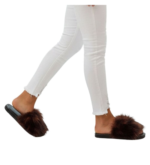 Rude klapki z efektownym futerkiem /B2-1 2830 S195/